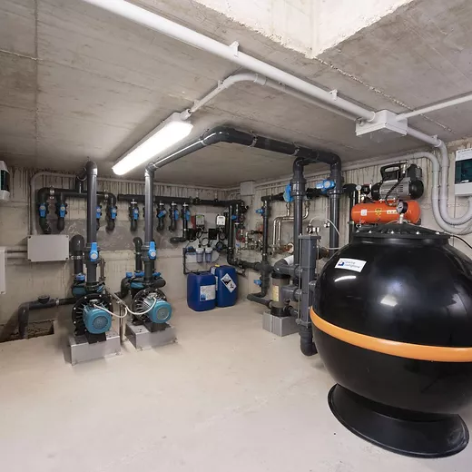 Locale tecnico per impianto piscina privata Locale tecnico per impianto piscina privata